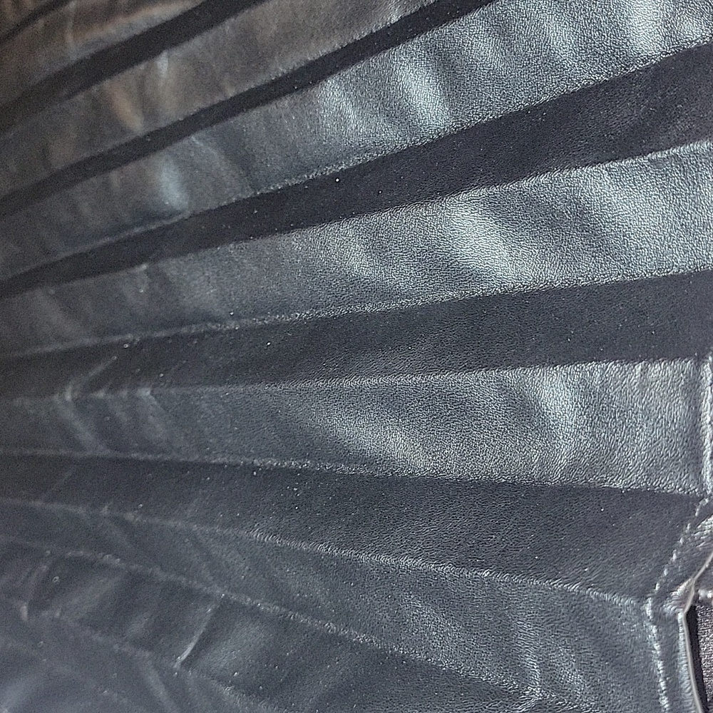 Chic Black A-Line Pleated Skirt - Picture 3 of 4